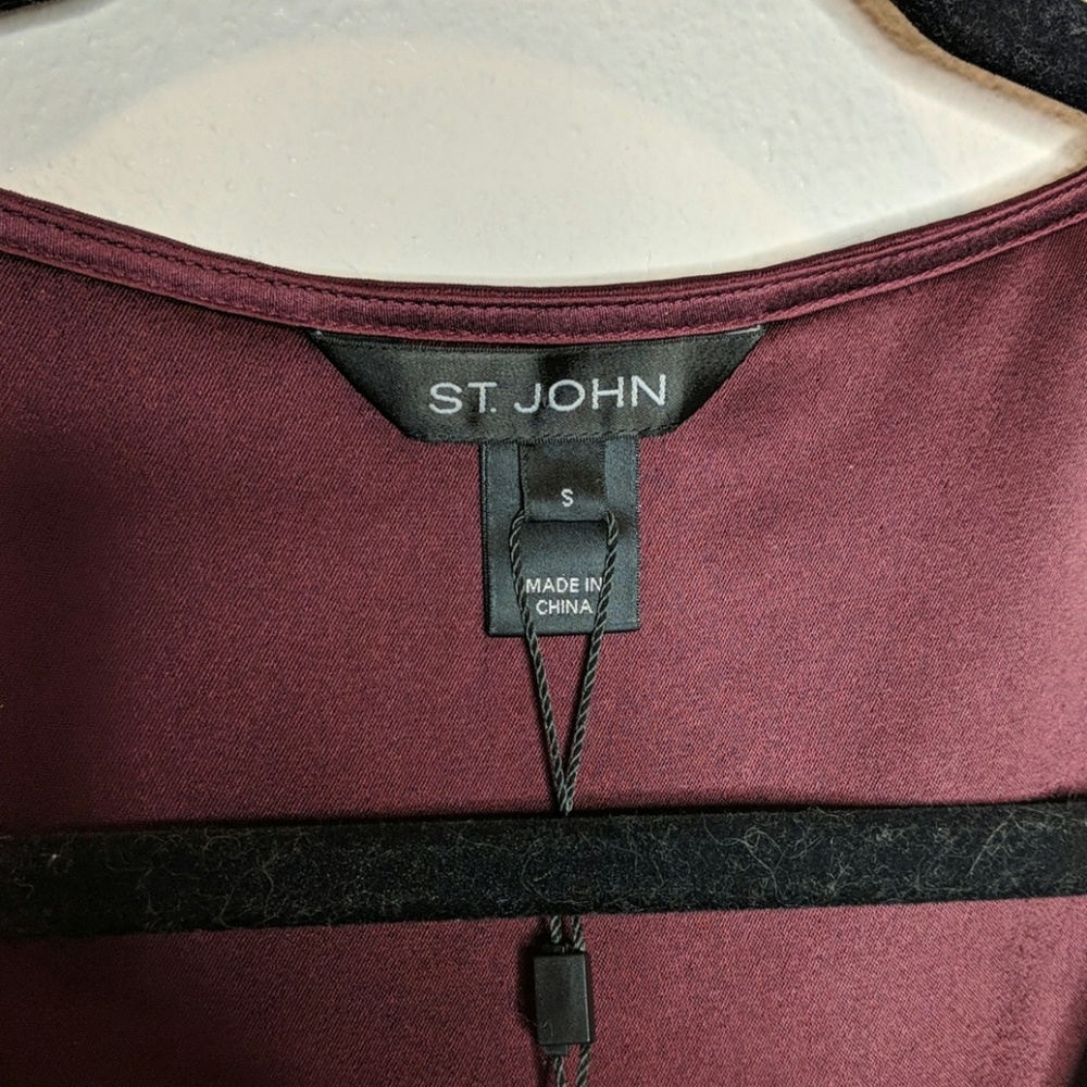 St. John Burgundy pintuck pleat blouse - Picture 4 of 5